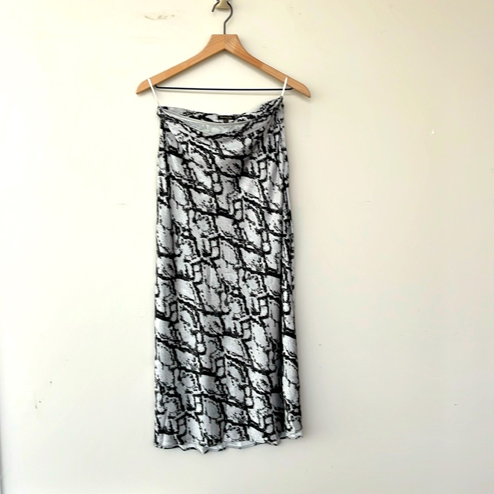 mid length skirt